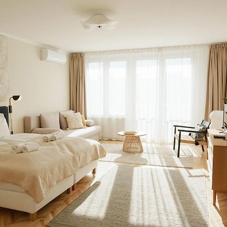 Apartamento Podmaniczky Terrace Retreat With Ac Budapest Exterior foto