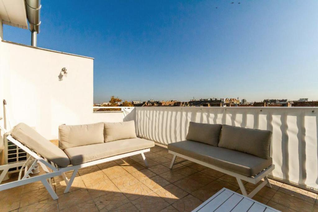 Apartamento Podmaniczky Terrace Retreat With Ac Budapest Exterior foto